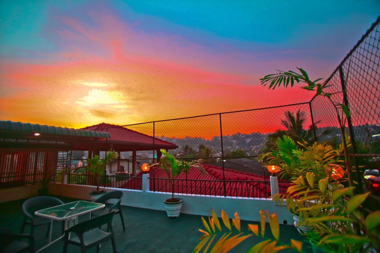 Kandyan Fo Rest Exterior foto