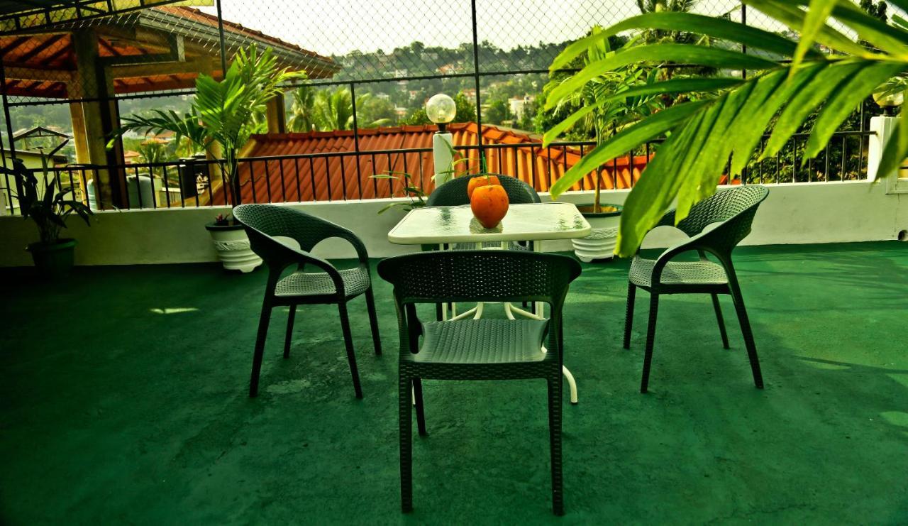 Kandyan Fo Rest Exterior foto