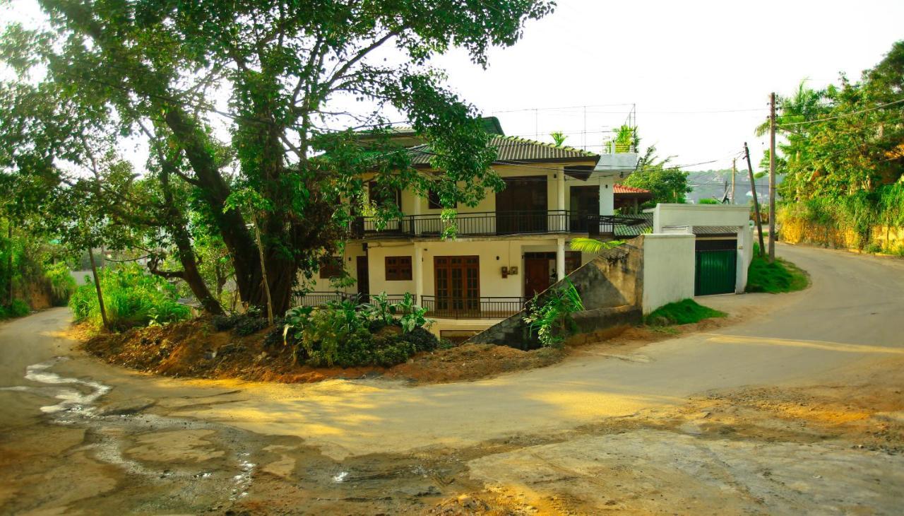 Kandyan Fo Rest Exterior foto